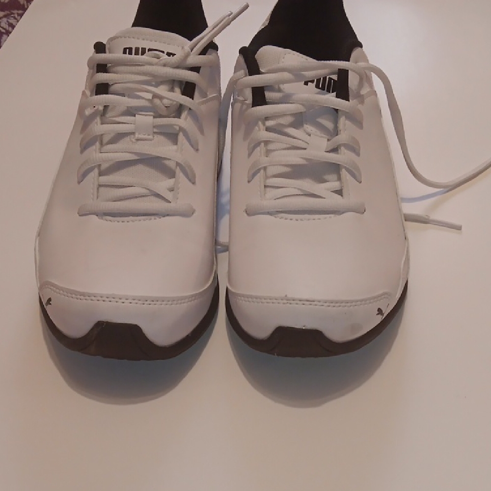 Puma Men's White and Black Sneakers